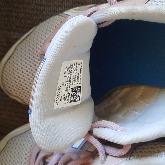 ASICS - Picture 5 of 6